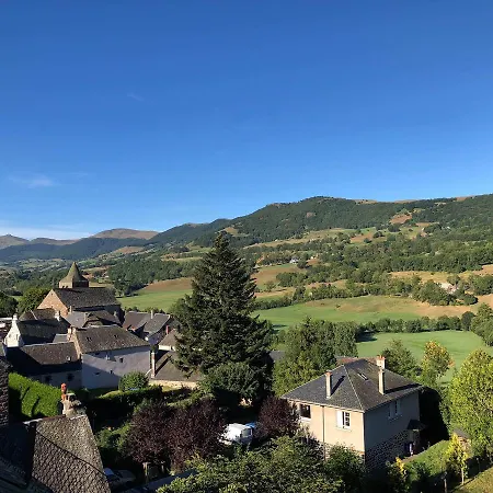 Le Grand L De La Vallee