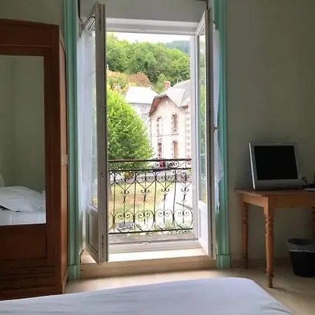Le Grand L De La Vallee *